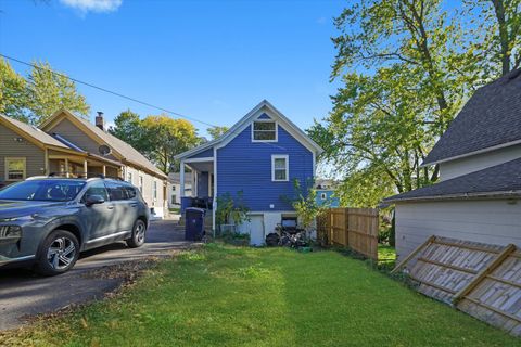 Tiny photo for 262 Bartlett Place, Elgin, IL 60120 (MLS # 12500352)