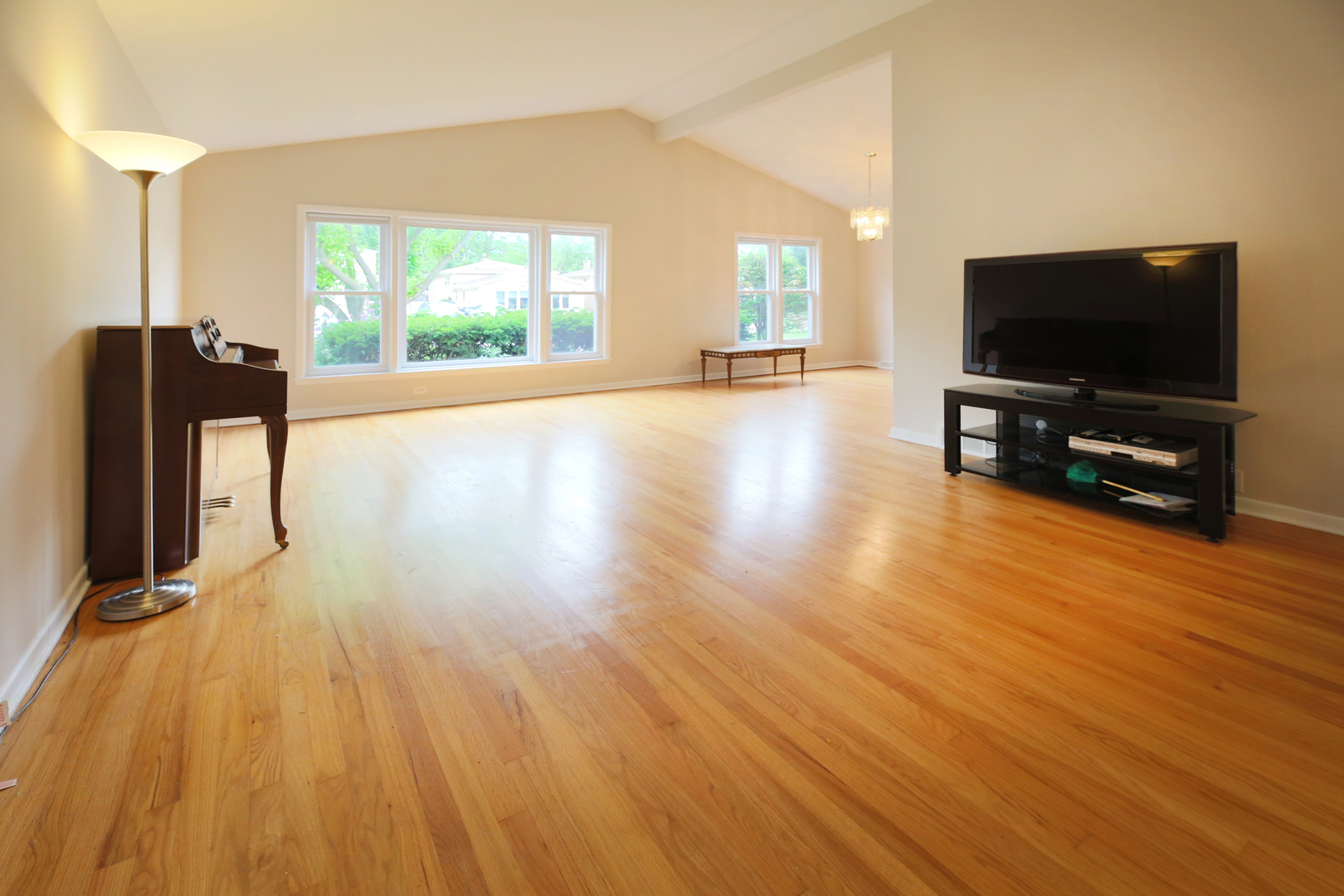 711 Leamington Avenue