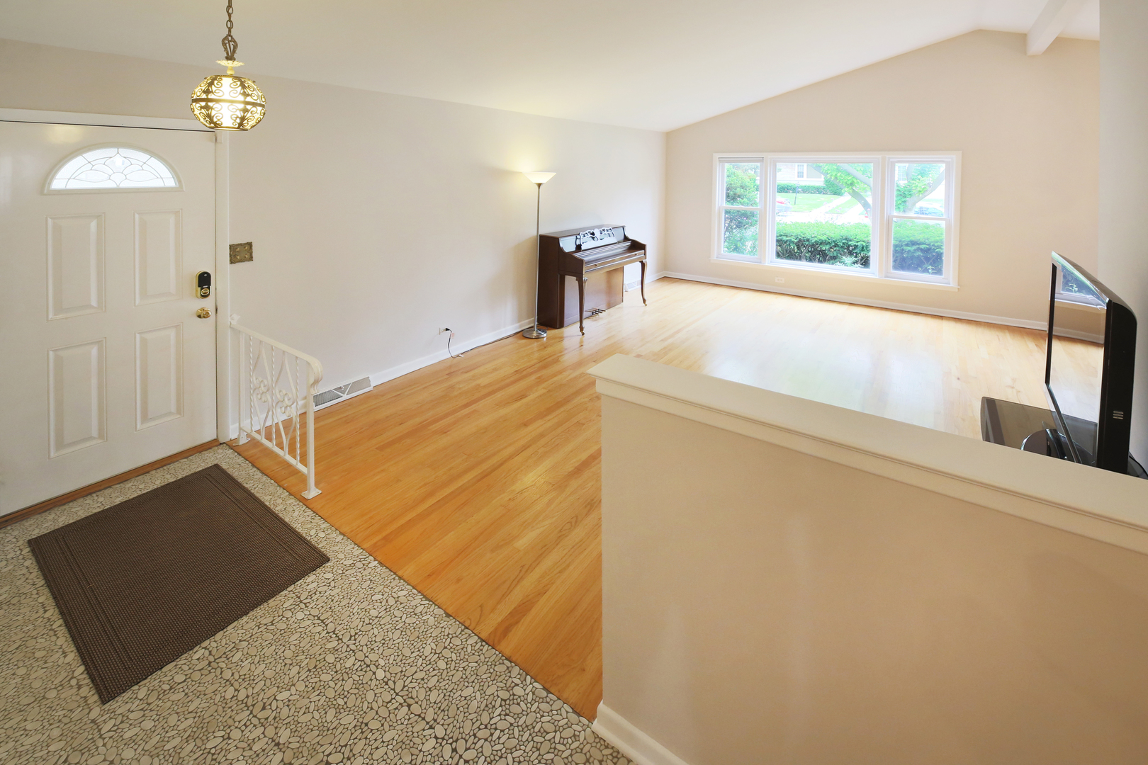 711 Leamington Avenue