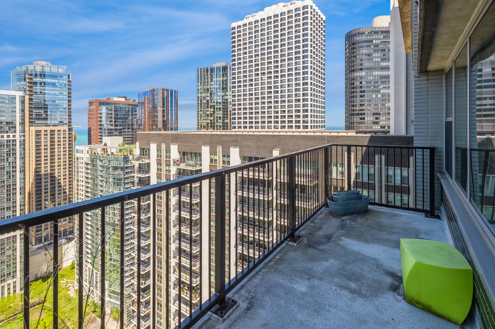 400 E Randolph Street 3918