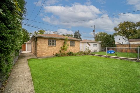 Tiny photo for 5724 N Avondale Avenue, Chicago, IL 60631 (MLS # 12499788)