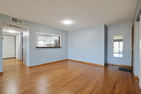 Tiny photo for 1111 Pleasant Run Drive #911, Wheeling, IL 60090 (MLS # 12517774)