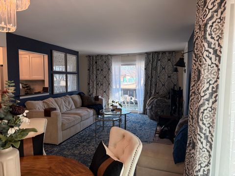 Tiny photo for 1001 Centurion Lane #1, Vernon Hills, IL 60061 (MLS # 12583587)