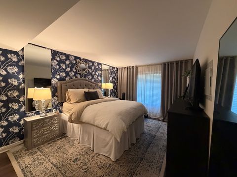 Tiny photo for 1001 Centurion Lane #1, Vernon Hills, IL 60061 (MLS # 12583587)