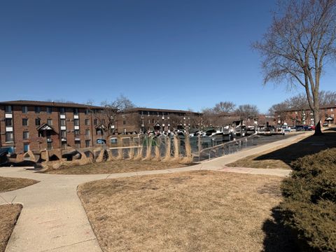 Tiny photo for 1001 Centurion Lane #1, Vernon Hills, IL 60061 (MLS # 12583587)