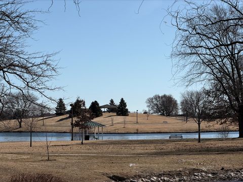 Tiny photo for 1001 Centurion Lane #1, Vernon Hills, IL 60061 (MLS # 12583587)