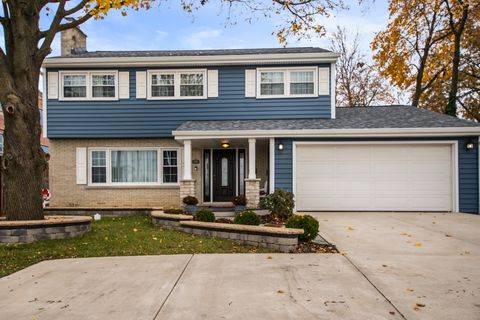 Tiny photo for 715 S Naperville Road, Wheaton, IL 60189 (MLS # 12524759)