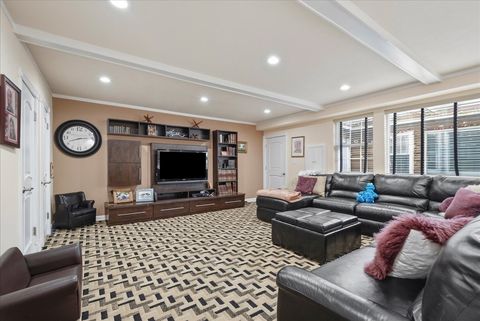 Tiny photo for 2732 W Estes Avenue, Chicago, IL 60645 (MLS # 12634826)