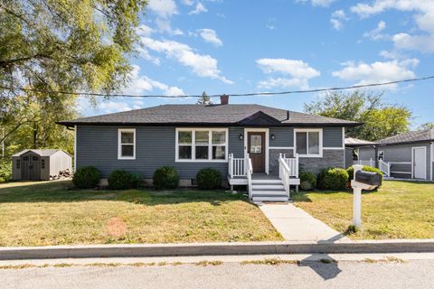 Photo of 802 Woods Avenue, Joliet, IL 60436 (MLS # 12477146)