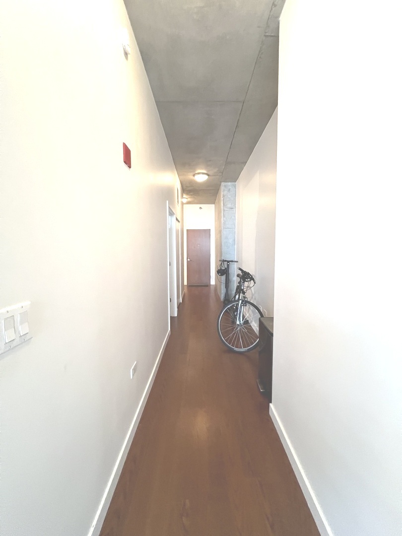 235 W Van Buren Street 2121