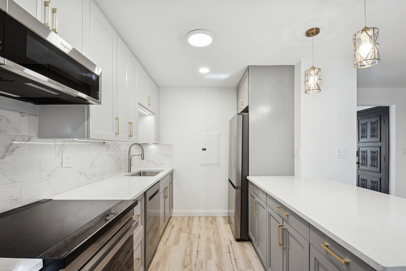 4201 N Paulina Street