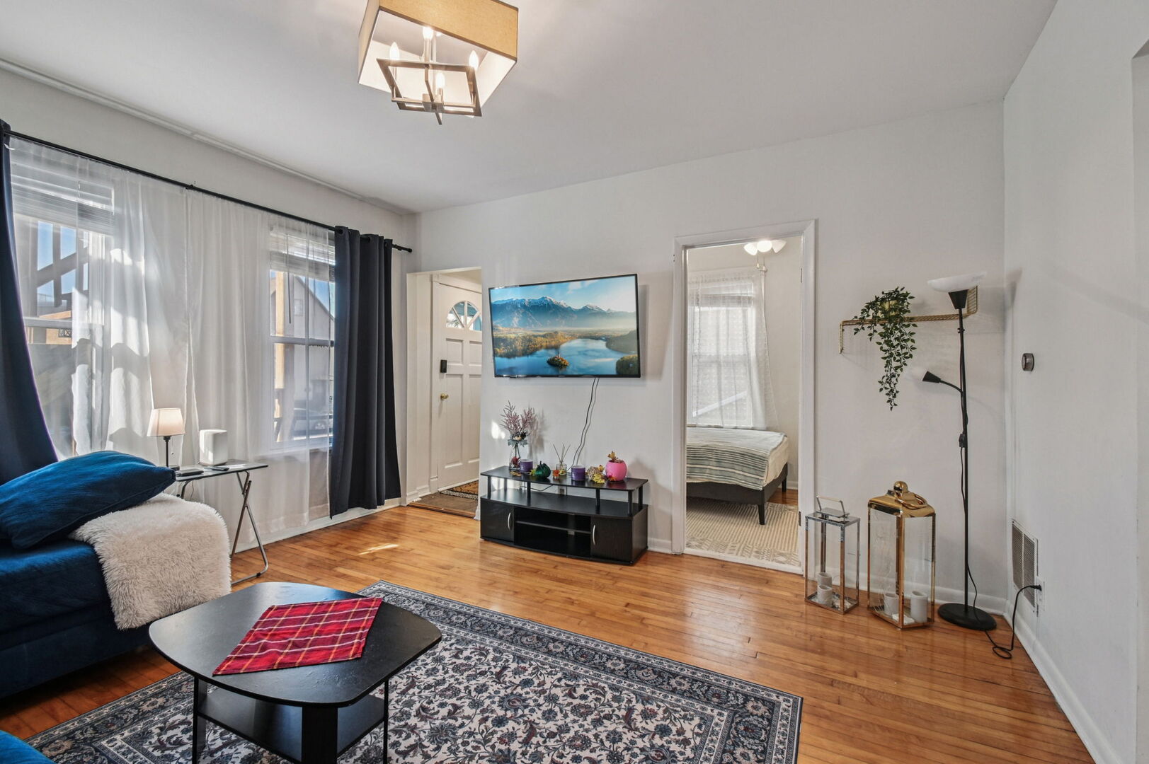 5017 N Meade Avenue, Chicago, IL, 60630 3 5017 N Meade Avenue