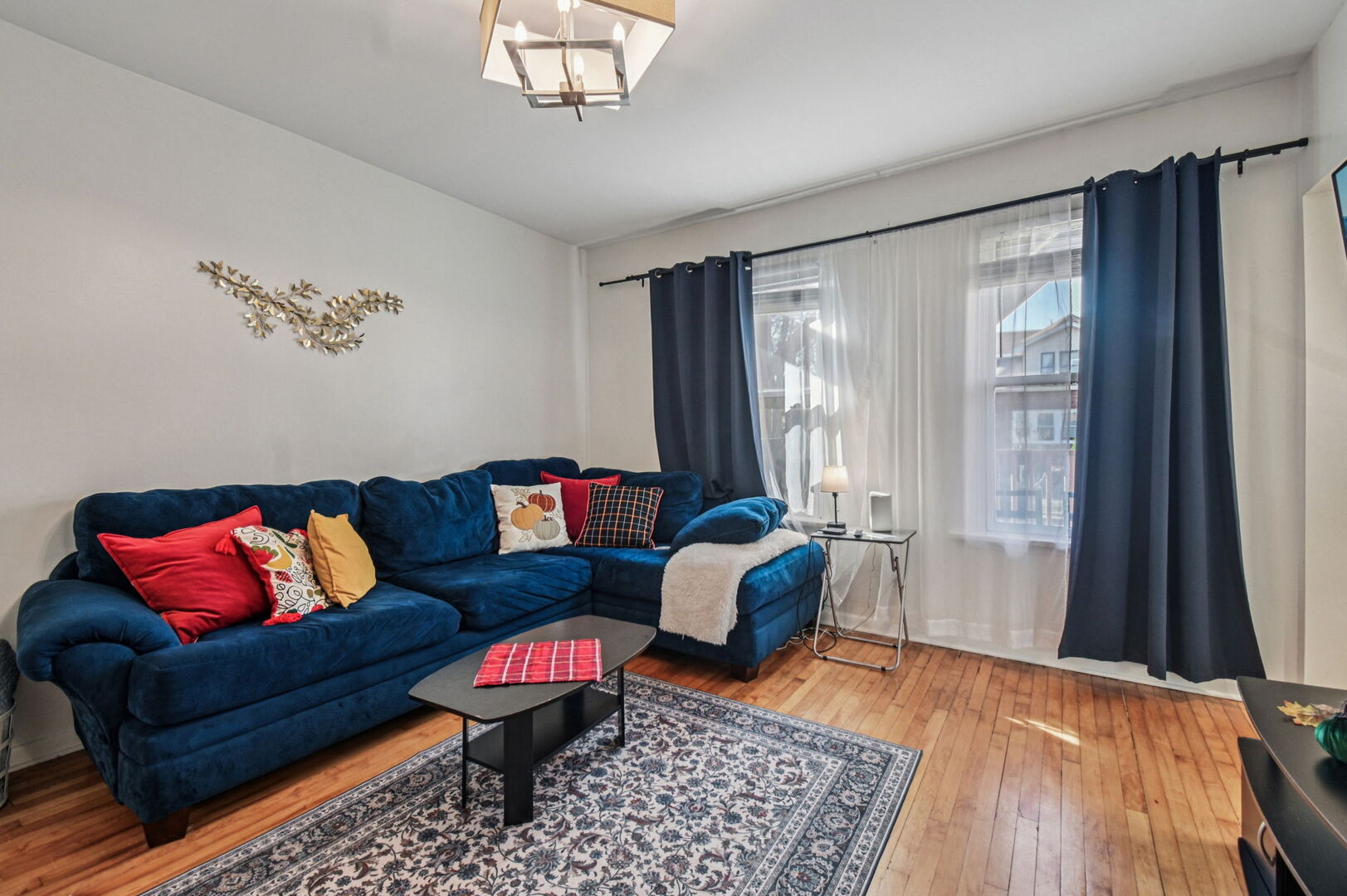 5017 N Meade Avenue, Chicago, IL, 60630 2 5017 N Meade Avenue