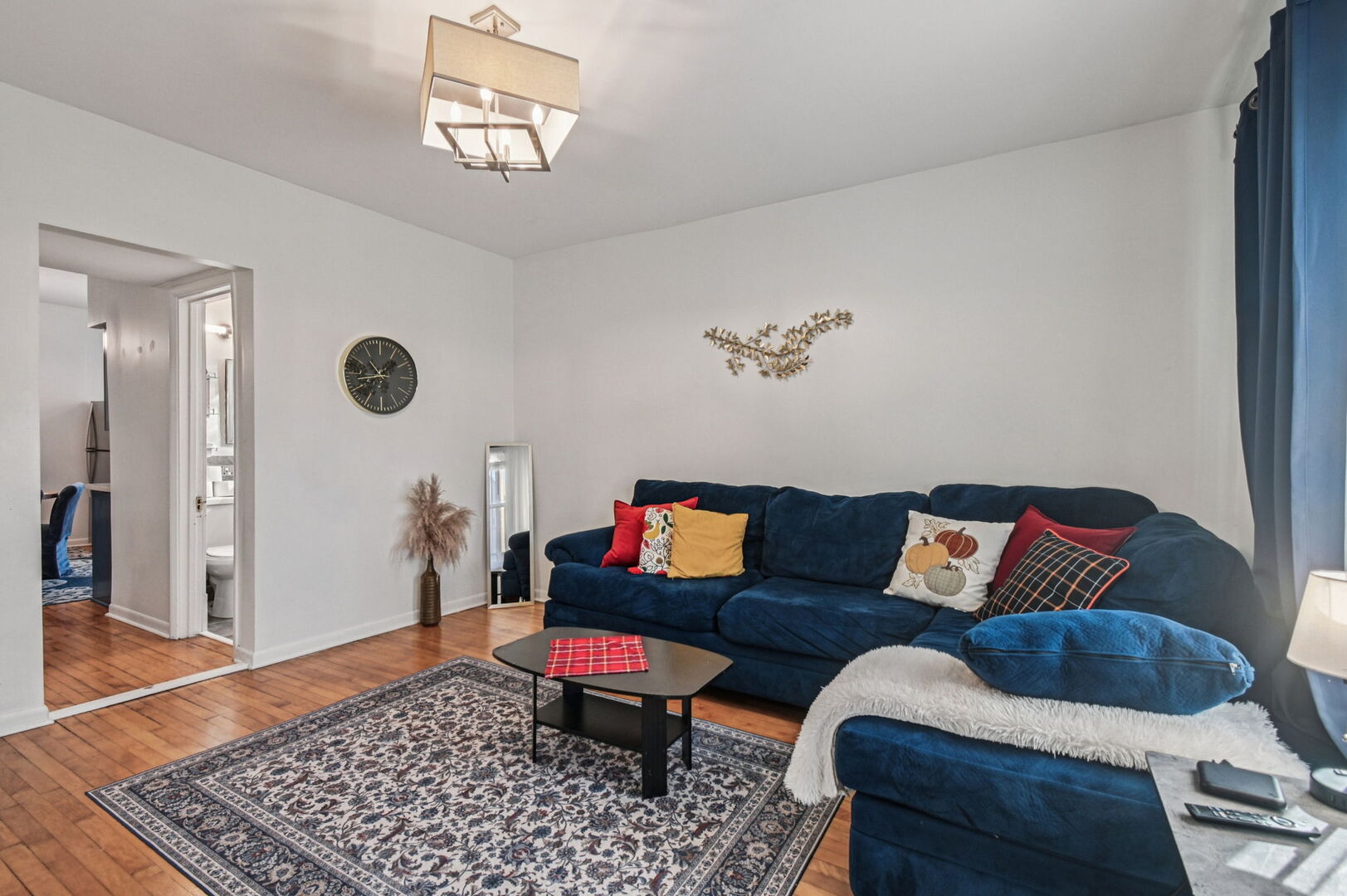 5017 N Meade Avenue, Chicago, IL, 60630 4 5017 N Meade Avenue