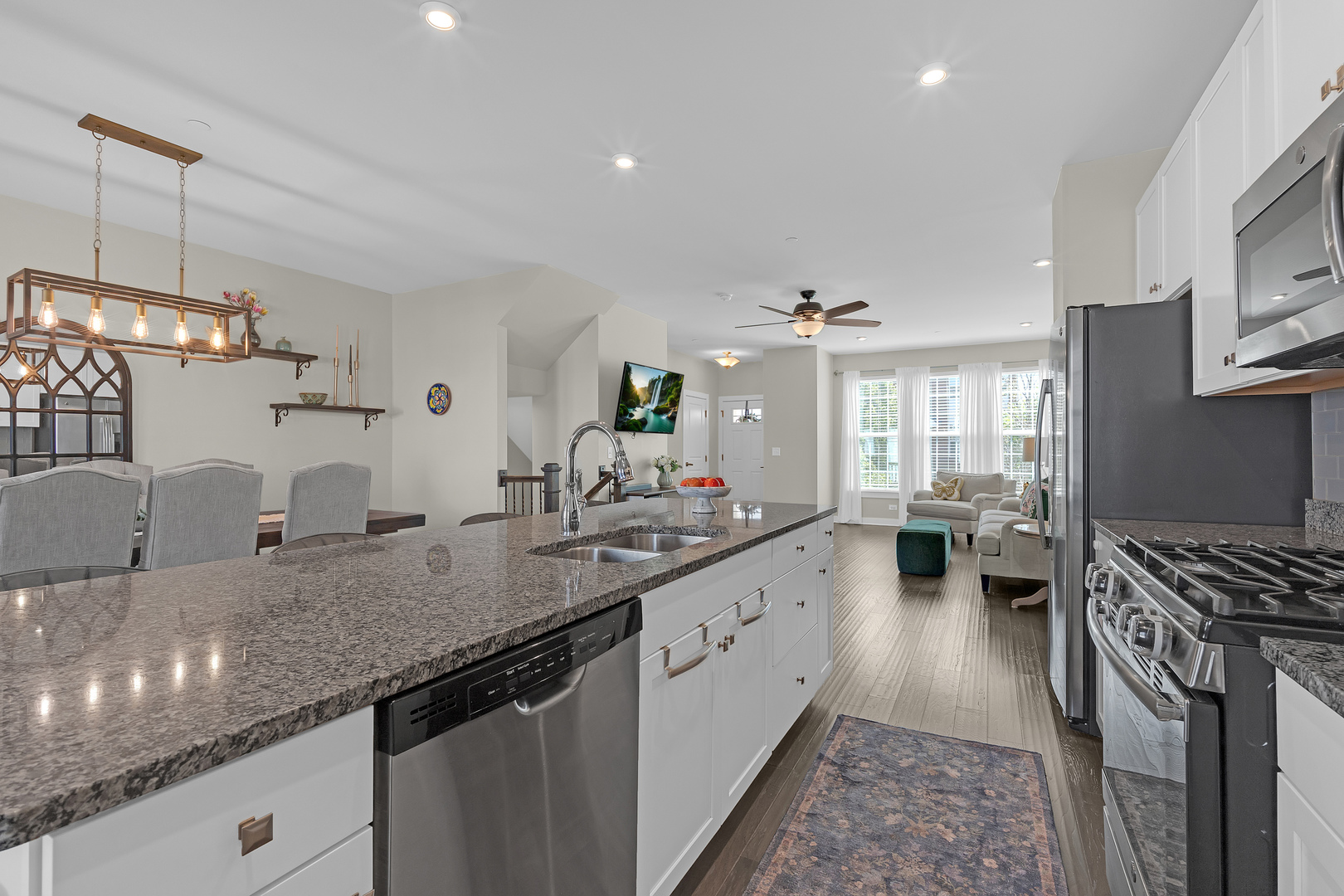 Properties 4 35 Nicholas Drive W
