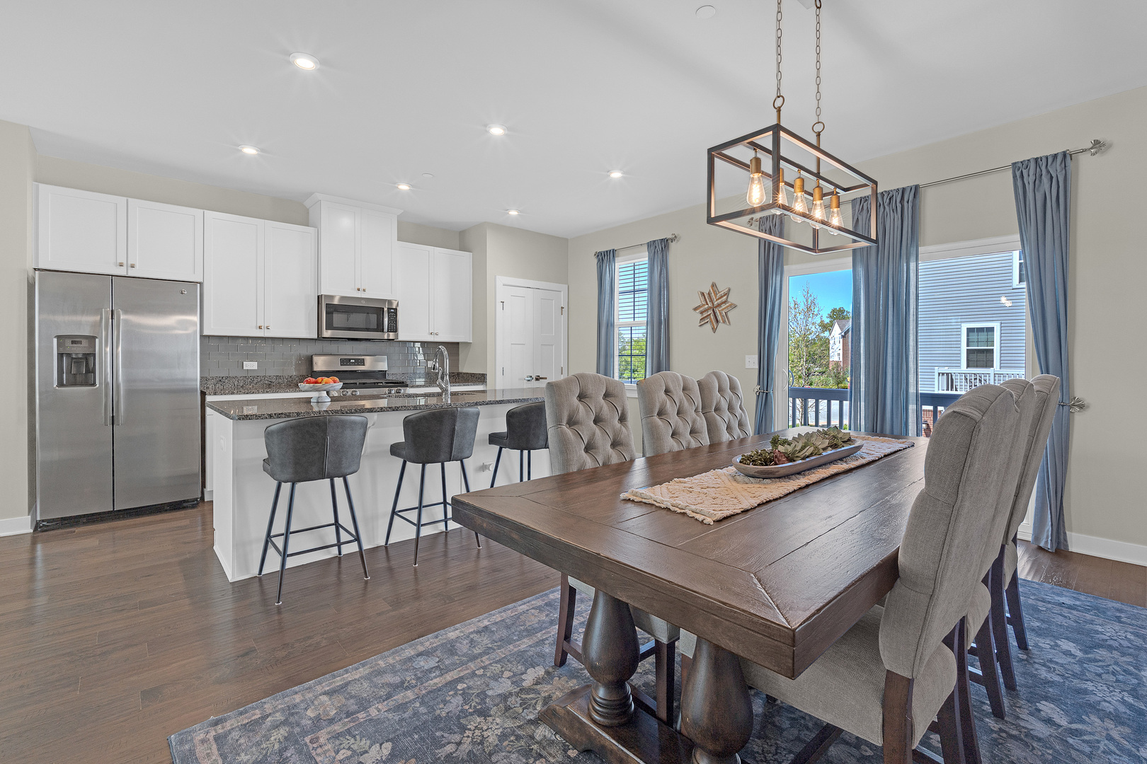 Properties 2 35 Nicholas Drive W