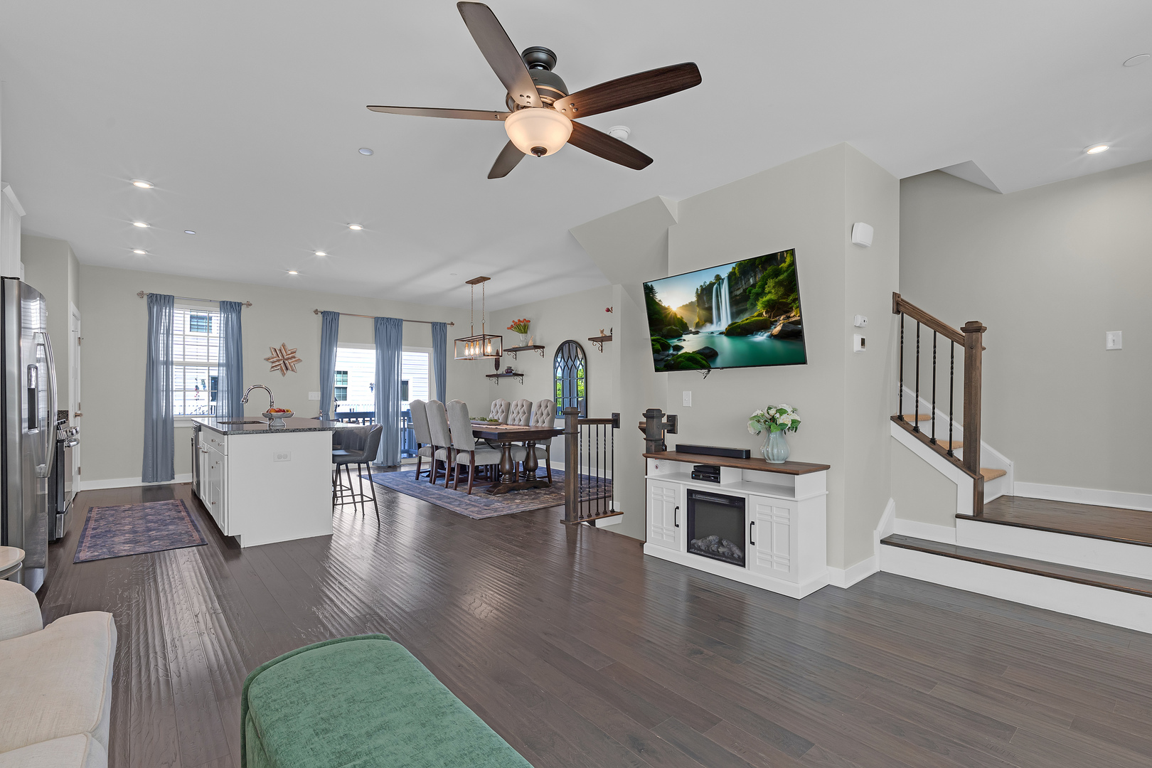 Properties 1 35 Nicholas Drive W
