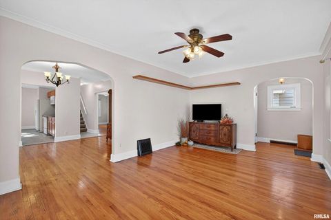 Tiny photo for 2811 E 18TH Street, Davenport, IA 52803 (MLS # QC4269272)