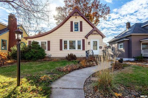 Tiny photo for 2811 E 18TH Street, Davenport, IA 52803 (MLS # QC4269272)