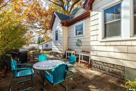 Tiny photo for 2811 E 18TH Street, Davenport, IA 52803 (MLS # QC4269272)