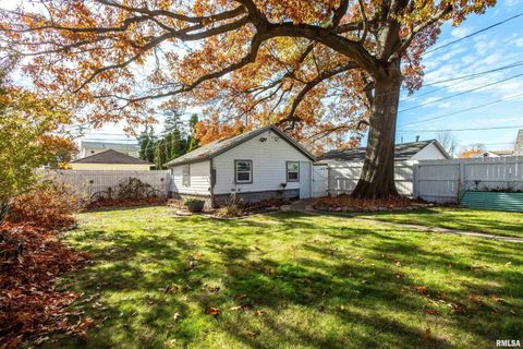 Tiny photo for 2811 E 18TH Street, Davenport, IA 52803 (MLS # QC4269272)