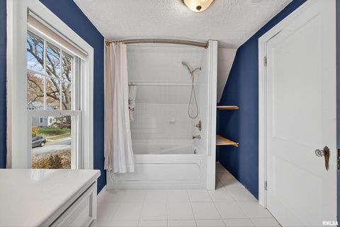 Tiny photo for 2811 E 18TH Street, Davenport, IA 52803 (MLS # QC4269272)