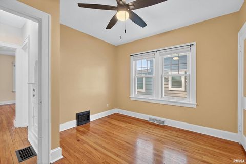 Tiny photo for 2811 E 18TH Street, Davenport, IA 52803 (MLS # QC4269272)