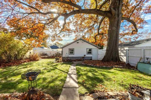 Tiny photo for 2811 E 18TH Street, Davenport, IA 52803 (MLS # QC4269272)