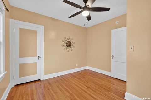 Tiny photo for 2811 E 18TH Street, Davenport, IA 52803 (MLS # QC4269272)