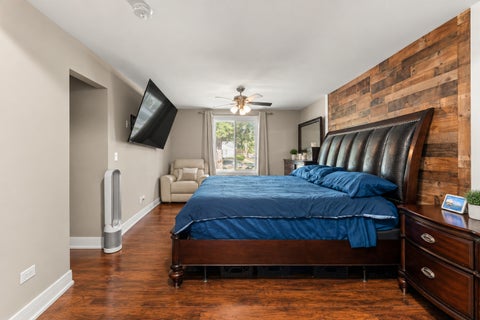 Tiny photo for 10624 Oak Park Avenue, Chicago Ridge, IL 60415 (MLS # 12743207)