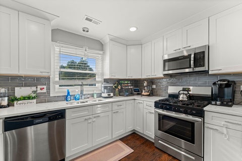 Tiny photo for 10624 Oak Park Avenue, Chicago Ridge, IL 60415 (MLS # 12743207)