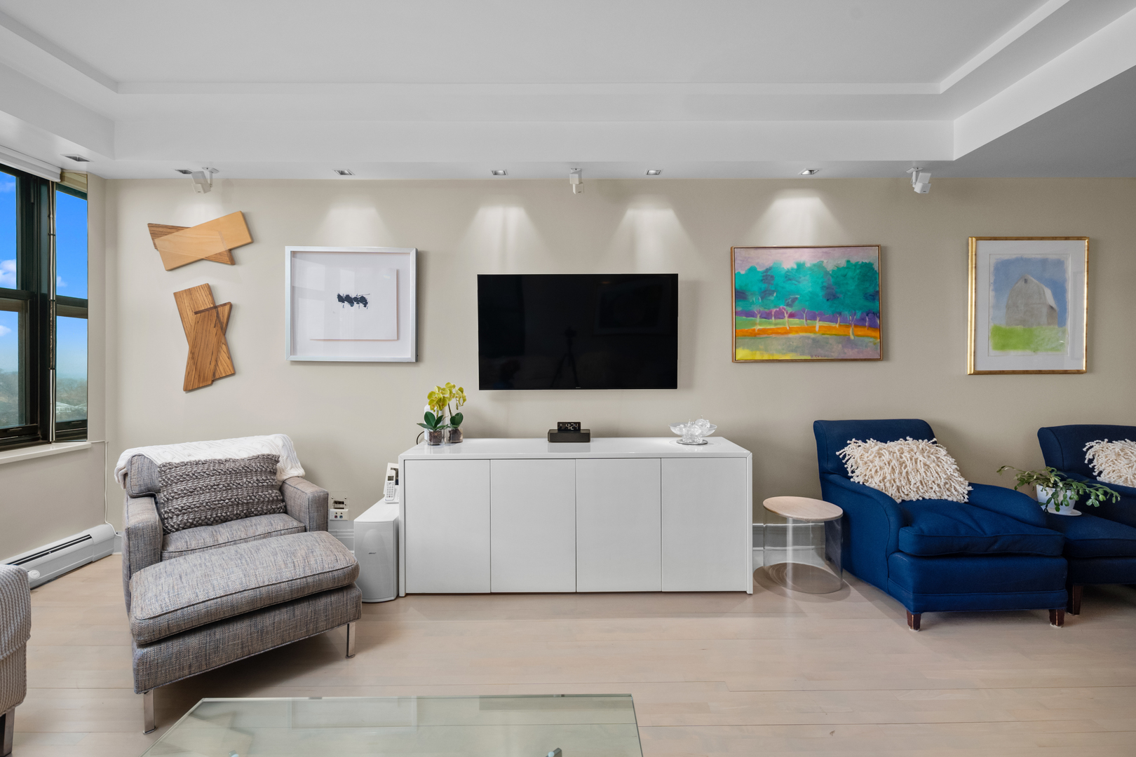 2100 N Lincoln Park West 8DN