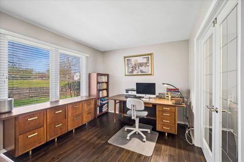 Tiny photo for 1124 Brandywyn Court, Buffalo Grove, IL 60089 (MLS # 12623058)
