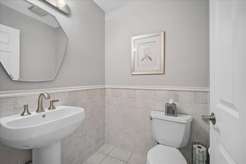 Tiny photo for 1124 Brandywyn Court, Buffalo Grove, IL 60089 (MLS # 12623058)