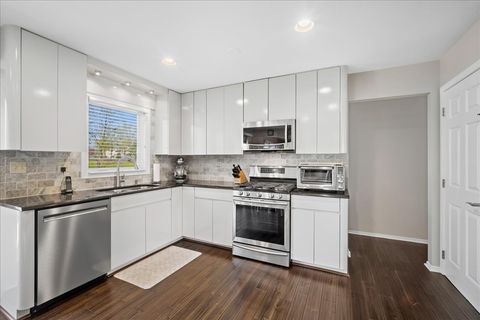 Tiny photo for 1124 Brandywyn Court, Buffalo Grove, IL 60089 (MLS # 12623058)