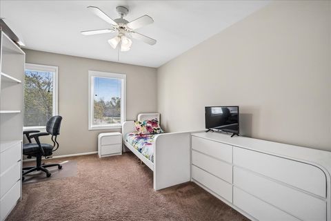 Tiny photo for 1124 Brandywyn Court, Buffalo Grove, IL 60089 (MLS # 12623058)