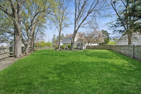 Tiny photo for 1124 Brandywyn Court, Buffalo Grove, IL 60089 (MLS # 12623058)