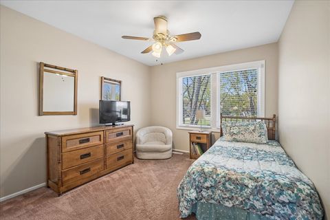 Tiny photo for 1124 Brandywyn Court, Buffalo Grove, IL 60089 (MLS # 12623058)