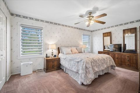 Tiny photo for 1124 Brandywyn Court, Buffalo Grove, IL 60089 (MLS # 12623058)