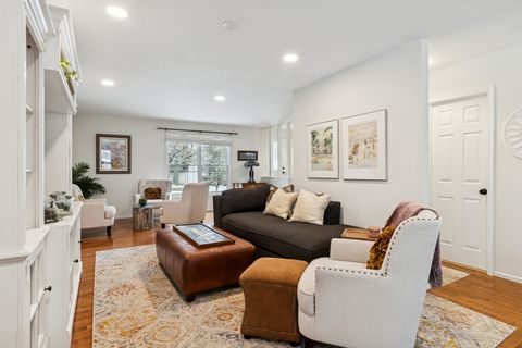 Tiny photo for 52 White Oak Circle, St. Charles, IL 60174 (MLS # 12529240)