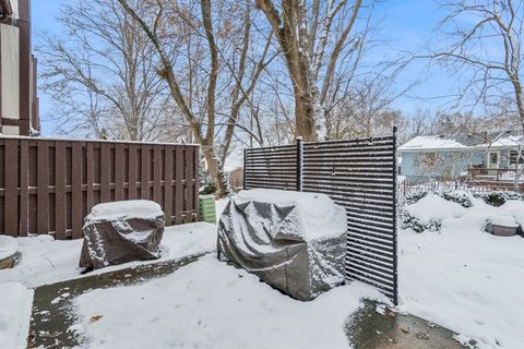 Tiny photo for 52 White Oak Circle, St. Charles, IL 60174 (MLS # 12529240)