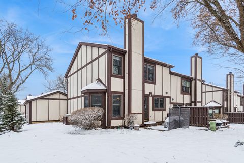 Tiny photo for 52 White Oak Circle, St. Charles, IL 60174 (MLS # 12529240)