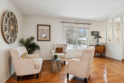 Tiny photo for 52 White Oak Circle, St. Charles, IL 60174 (MLS # 12529240)