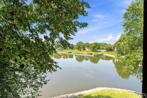 Tiny photo for 1082 Creekside Court #2B, Wheeling, IL 60090 (MLS # 12774907)