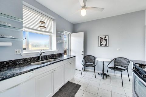 Tiny photo for 1228 W Sunnyside Avenue #3W, Chicago, IL 60640 (MLS # 12599760)