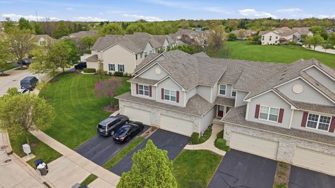 Tiny photo for 918 Oak Ridge Boulevard, Elgin, IL 60120 (MLS # 12633149)