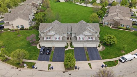 Tiny photo for 918 Oak Ridge Boulevard, Elgin, IL 60120 (MLS # 12633149)
