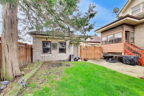 Tiny photo for 1849 N New England Avenue, Chicago, IL 60707 (MLS # 12624581)