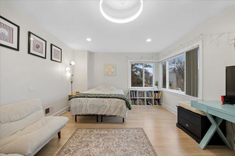 Tiny photo for 289 Oxford Road, Des Plaines, IL 60016 (MLS # 12586591)