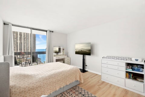 Tiny photo for 5901 N Sheridan Road #13F, Chicago, IL 60660 (MLS # 12735651)